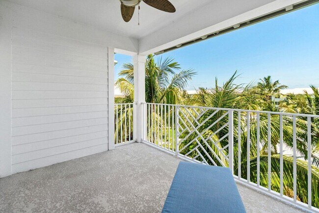 Building Photo - 342 Bay Colony Dr N