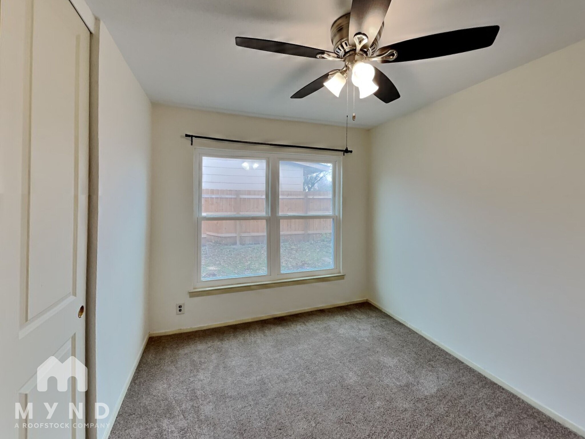 Building Photo - 215 Shady Rill