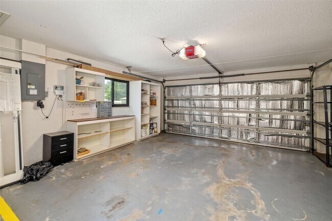 Building Photo - 4814 Country Oaks Blvd