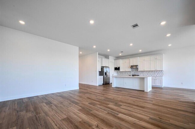 Building Photo - 6715 Iron Clover Dr