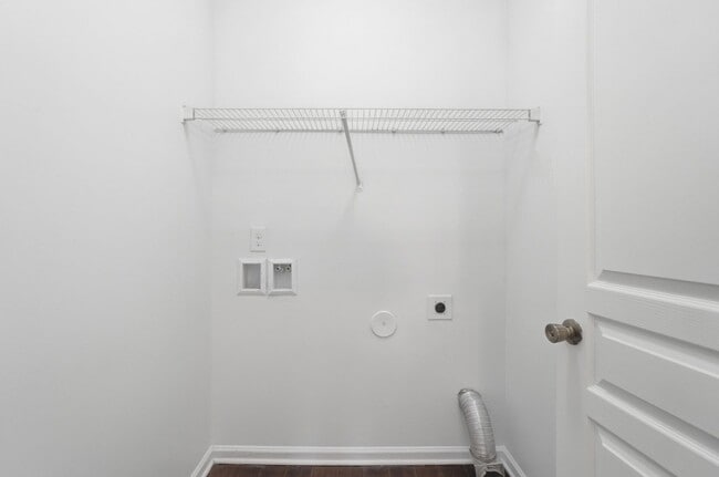 Building Photo - 4-bedroom with Water Front View