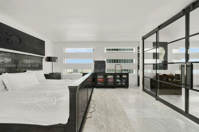 Building Photo - 1040 Biscayne Blvd