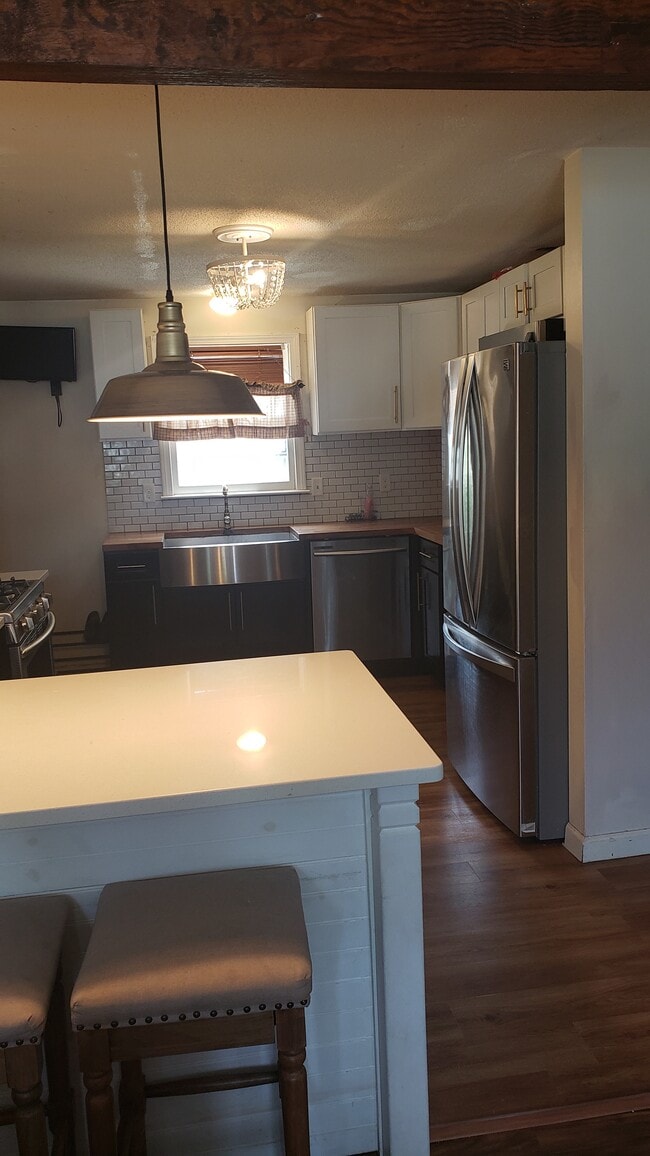 Building Photo - 126 Prentice Ave