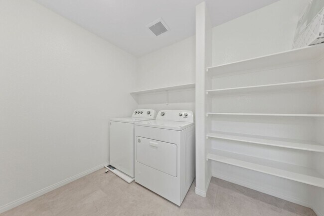 Building Photo - Cadence 4 Bedroom Smart Home