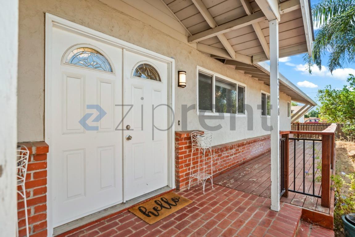 Building Photo - Unit