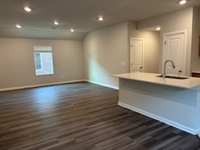 Building Photo - NEW HOME~!