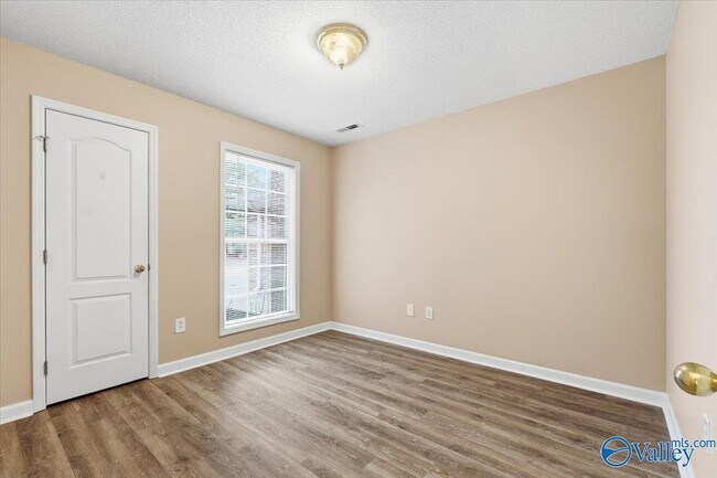 Building Photo - 105 Ashlawn Ct