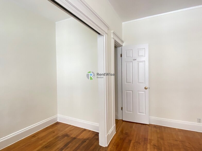 Building Photo - 6 Orkney Rd