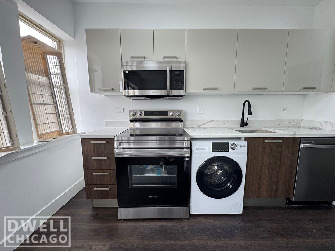 Building Photo - 1555 W Hollywood Ave