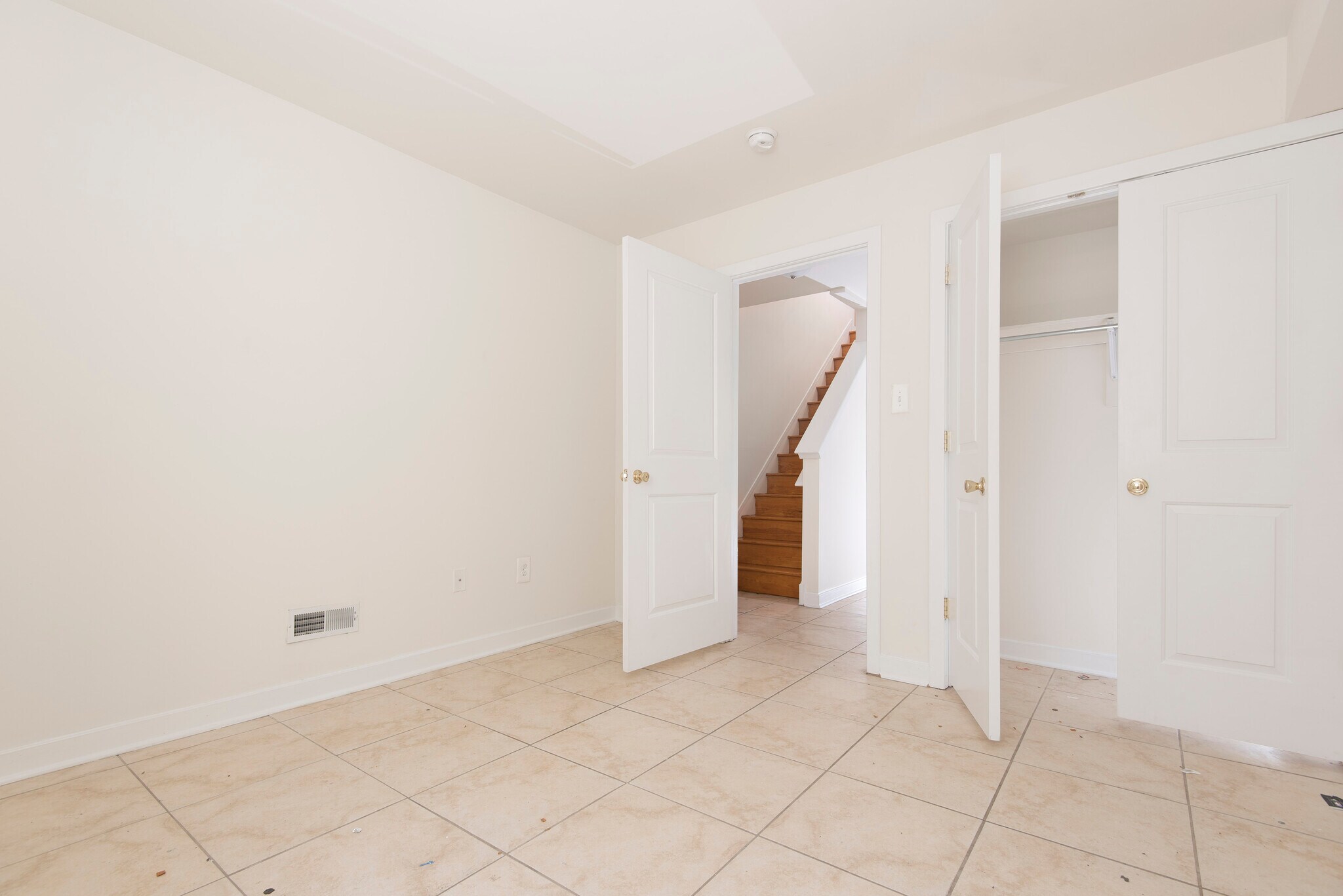 Building Photo - 1740 N Sydenham St