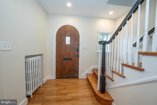 Building Photo - 28 Orchard Ln