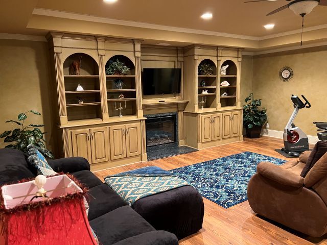 Building Photo - 8910 Pinehurst Cove