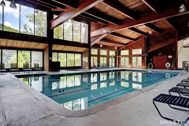 Building Photo - 355 Ledge Dr