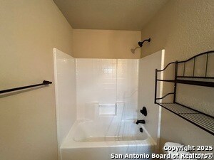 Building Photo - 522 Creekside Cir