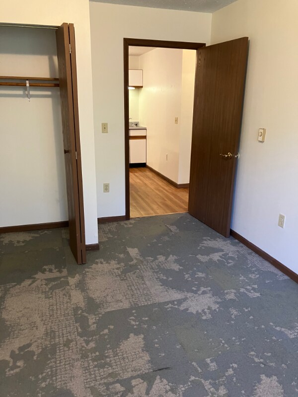 Building Photo - 803 Roundhouse Addn