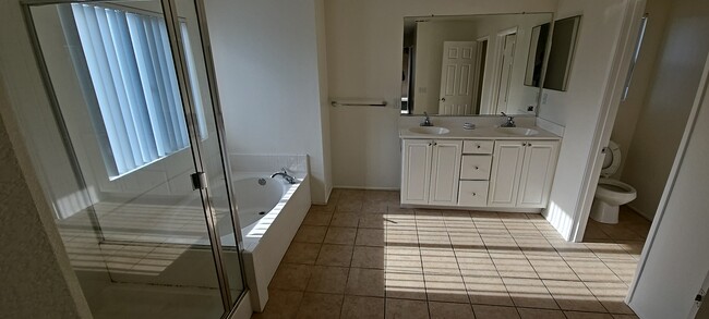 Building Photo - 38235 Armstrong Dr