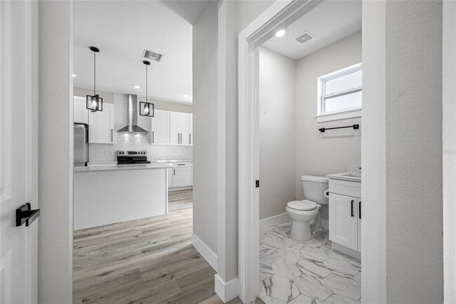 Building Photo - 6910 Dartmouth Ave N