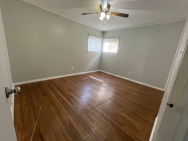 Building Photo - 3 BR 1.5 BA split-level with attached 1 car garage- OPEN HOUSE THIS SATURDAY