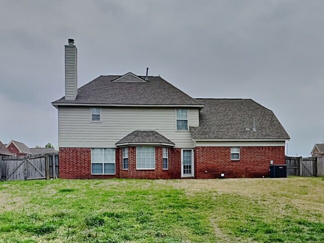 Building Photo - 5657 Wolf Pack Dr