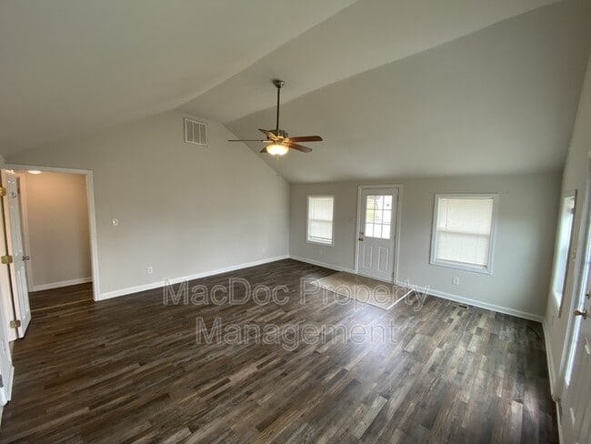 Building Photo - 5472 Riverview Dr