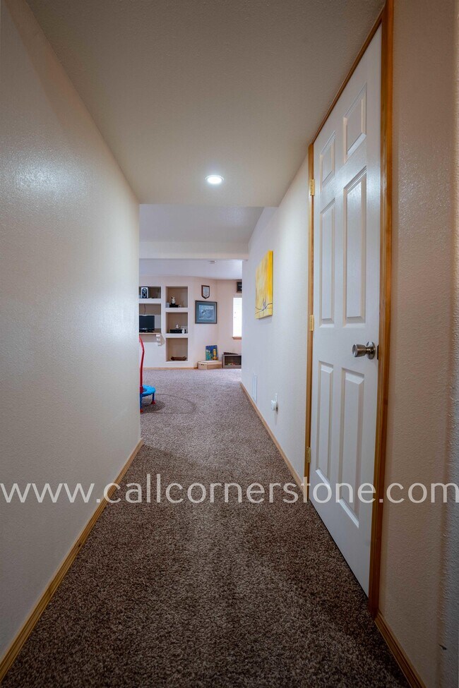 Building Photo - 6950 Highland Vista Dr