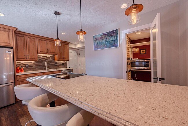 Building Photo - 7630 Alta View Blvd