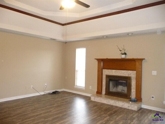 Building Photo - 1201 Sardis Ln