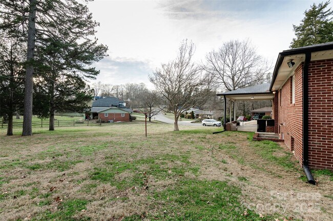 Building Photo - 34 Rollingwood Ln