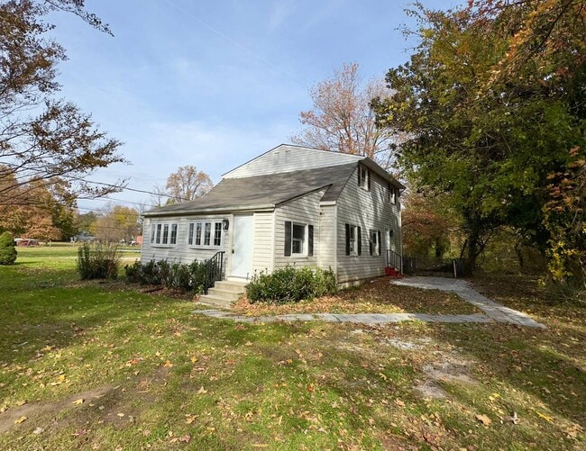 Building Photo - 815 Seneca Park Rd