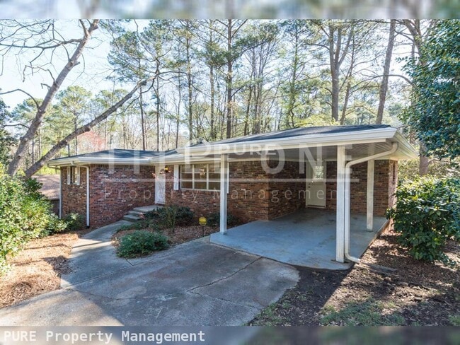 Building Photo - Price Drop Alert!   3 bed 1/5bath Home. Av...