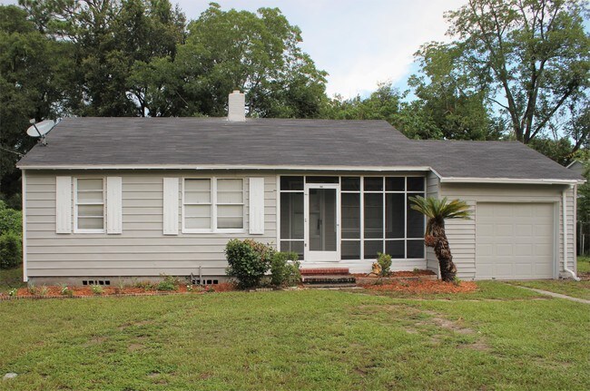 Primary Photo - 763-763 Gardenia Ln