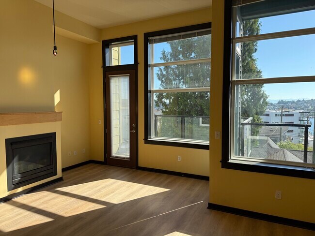 Building Photo - 655 Crockett St