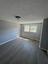 Building Photo - 3812 W Bay Ave