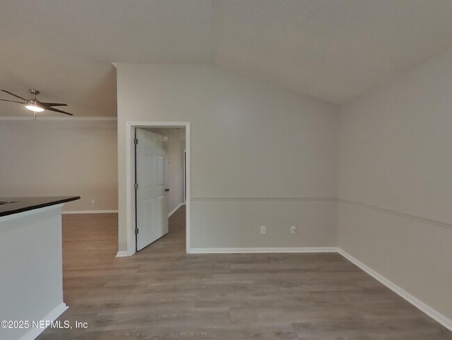 Building Photo - 1695 Northglen Cir