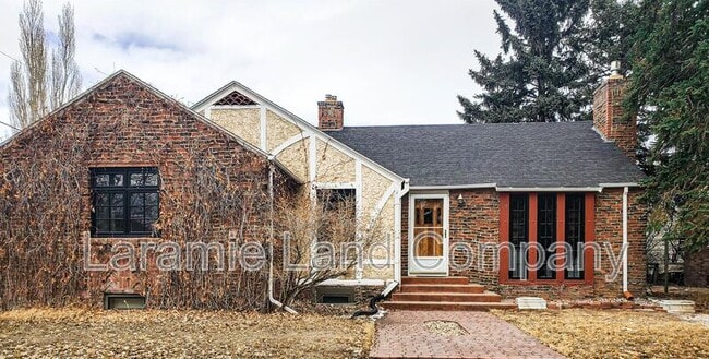 Primary Photo - 1115 E Park Ave