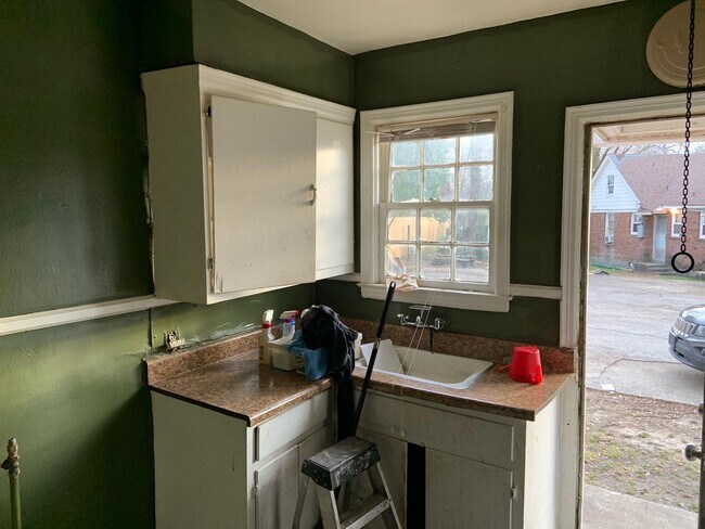 Building Photo - 1148 S Barksdale St