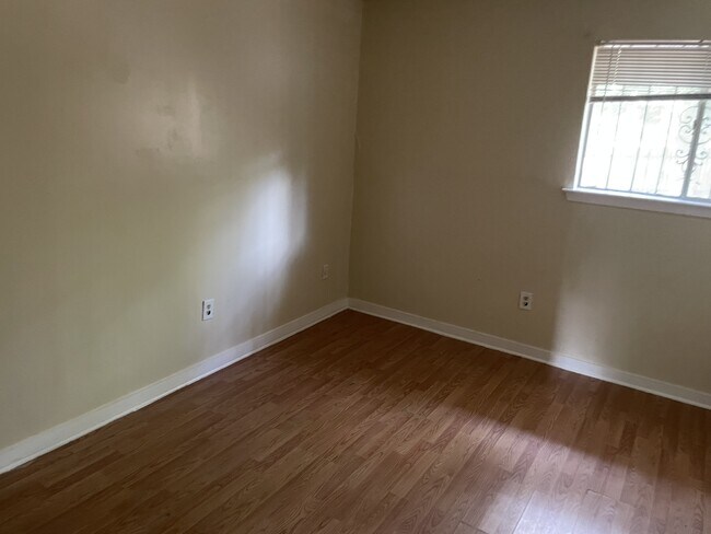 Building Photo - 1483 Wooddell Dr