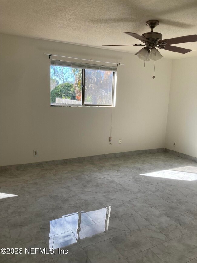 Building Photo - 5240 River Park Dr