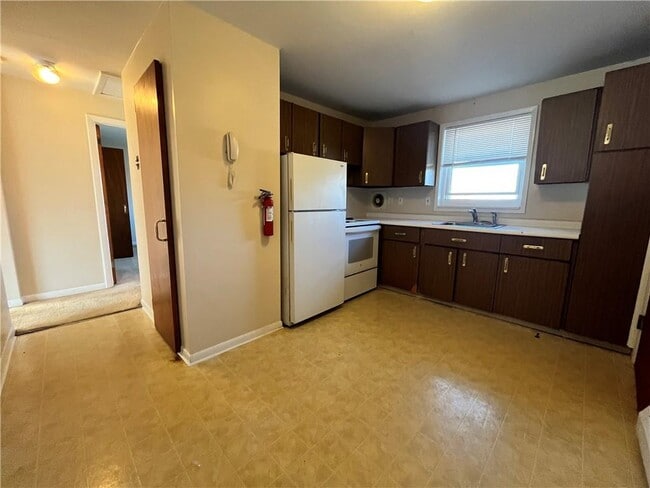 Building Photo - 70 Carroll Ave