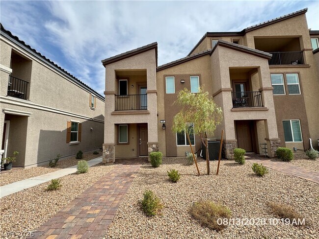 Building Photo - 630 Bellus Pl