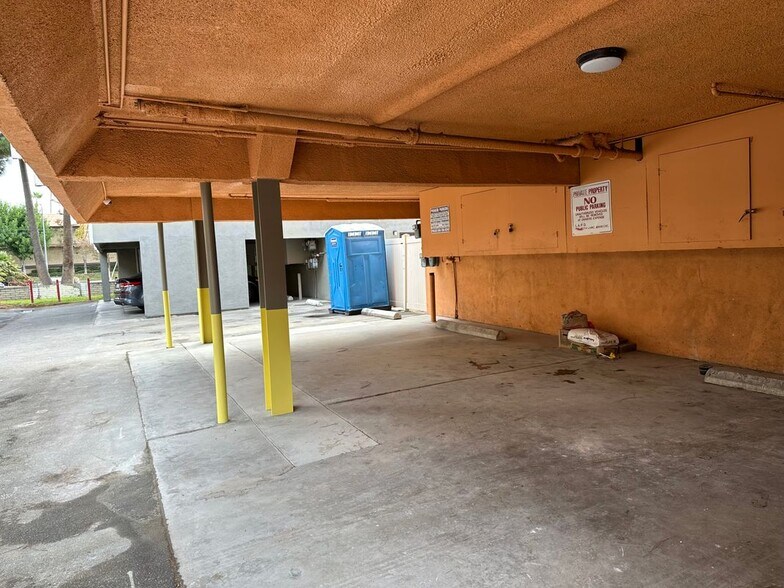 Building Photo - 10009 Sepulveda Blvd