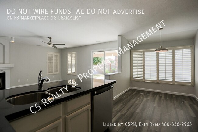 Building Photo - 3131 E Cottonwood Ln