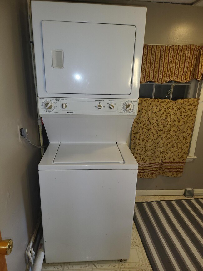 Building Photo - 139 N Seton Ave