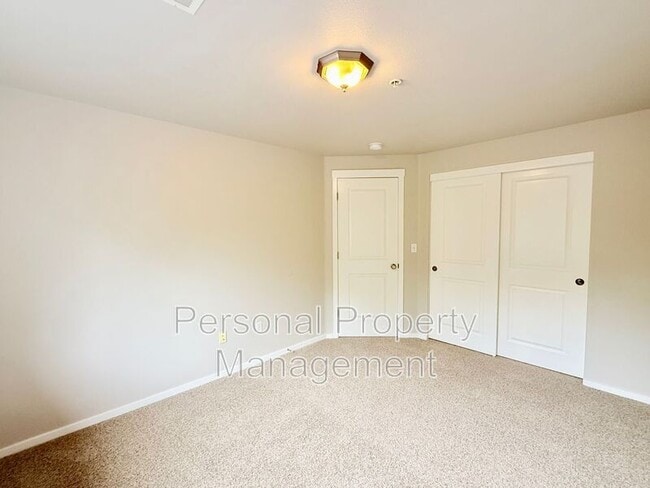 Building Photo - 105 S 2nd Pl