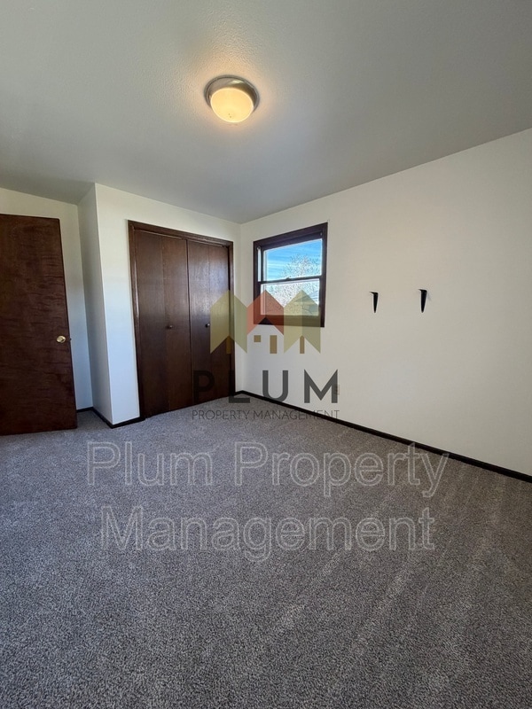 Building Photo - 1402 Khanabad Way