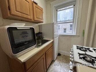 Building Photo - 1209 Boylston St