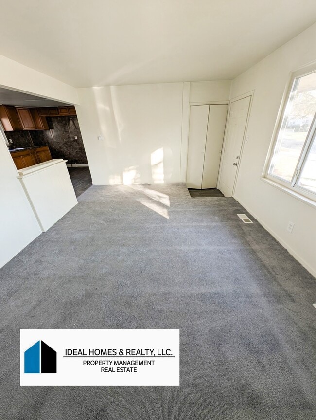 Building Photo - 5487 Clubok Dr