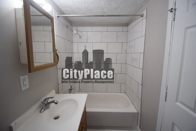 Building Photo - 2314 Union St