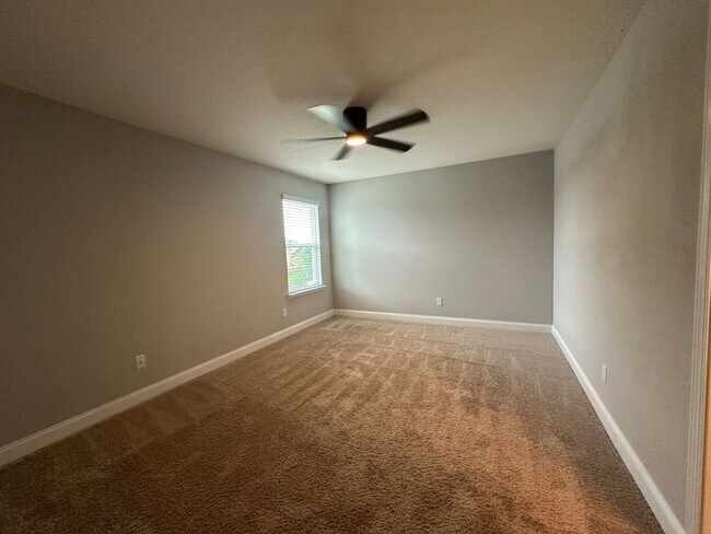 Building Photo - Large Home at Work Golf Village