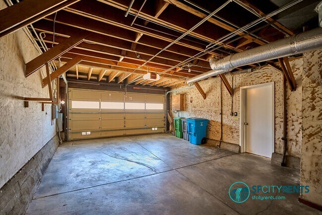Building Photo - Silver Terrace: Updated Single Family Home...